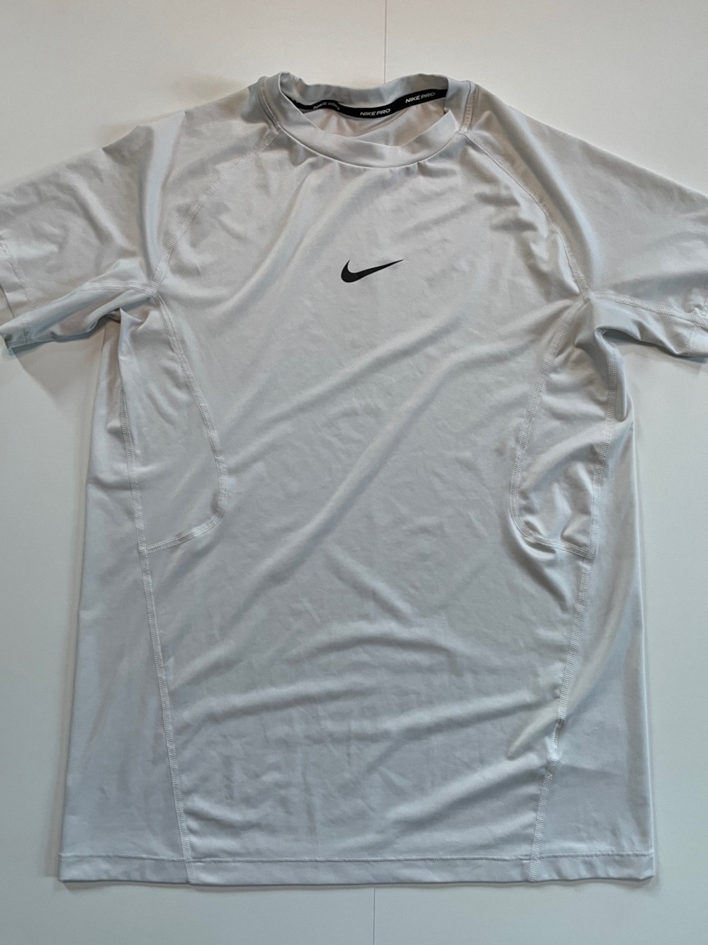 Nike Big Kids’ Pro Dri-FIT Compression Short-Sleeve Fitness Top FB7932-100